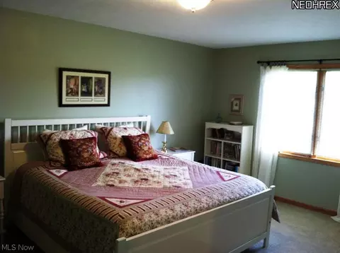 9620 Juniper Dr, Chardon, OH 44024 photo 12