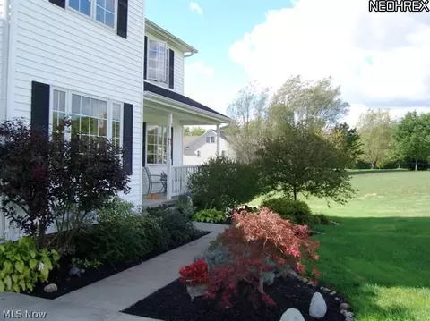 9620 Juniper Dr, Chardon, OH 44024 photo 2