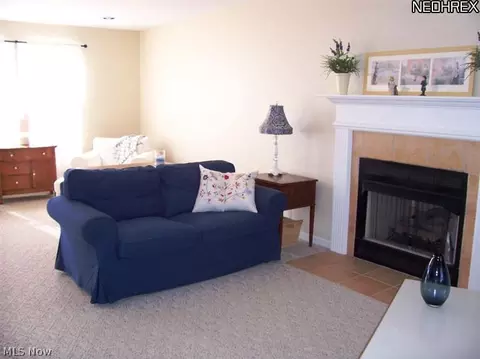 9620 Juniper Dr, Chardon, OH 44024 photo 6