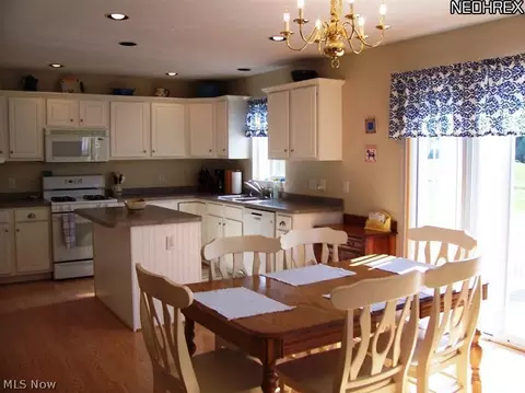 9620 Juniper Dr, Chardon, OH 44024 photo 9