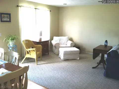 9620 Juniper Dr, Chardon, OH 44024 photo 7