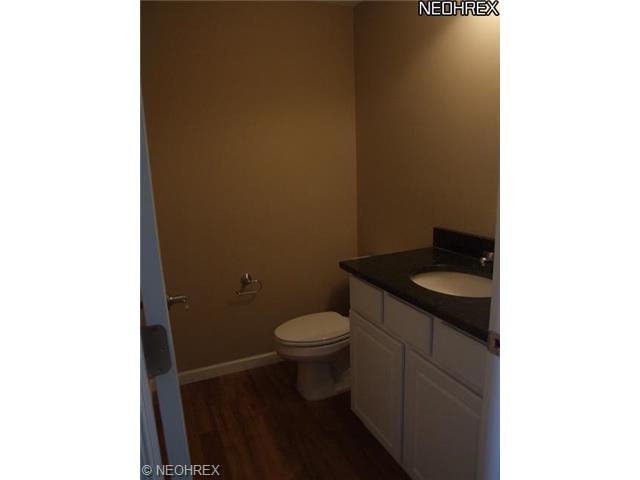 147 Larimar Dr, Eastlake, OH 44095 photo 6