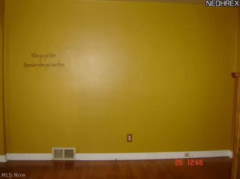 631 Como St, Struthers, OH 44471 photo 9