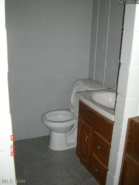 631 Como St, Struthers, OH 44471 photo 21