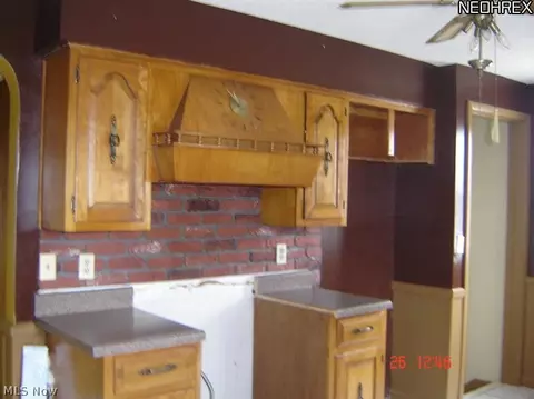 631 Como St, Struthers, OH 44471 photo 5