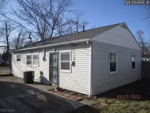 2554 E 42 St, Lorain, OH 44055 photo 4