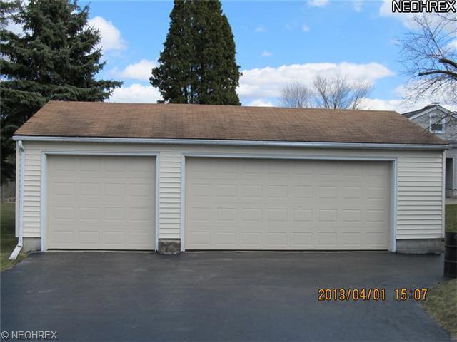 1114 E Calla, Youngstown, OH 44514 photo 4