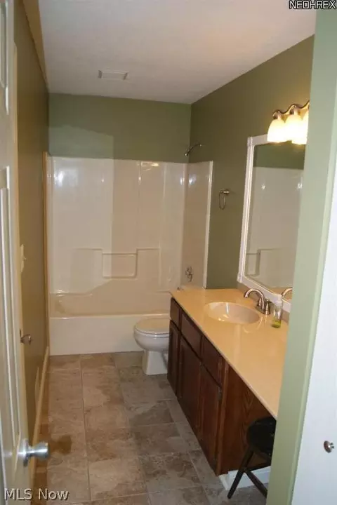 1213 Red Tail Hawk Ct #2, Boardman, OH 44512 photo 9