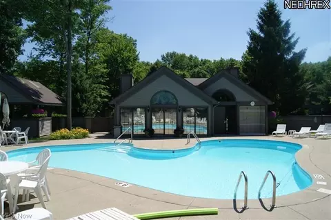 1213 Red Tail Hawk Ct #2, Boardman, OH 44512 photo 2