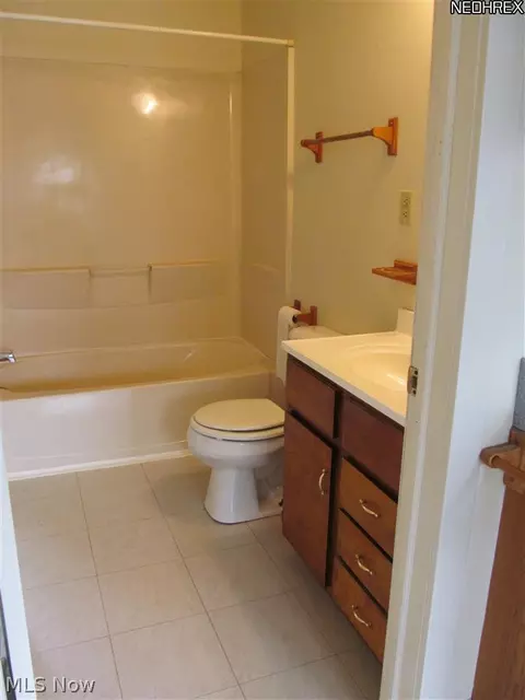 761 Howard St, Elyria, OH 44035 photo 9