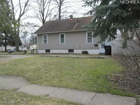 761 Howard St, Elyria, OH 44035 photo 3