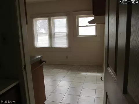 761 Howard St, Elyria, OH 44035 photo 6