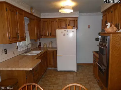 384 Como Ave, Struthers, OH 44471 photo 7