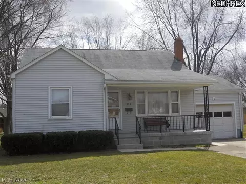 384 Como Ave, Struthers, OH 44471 photo 1