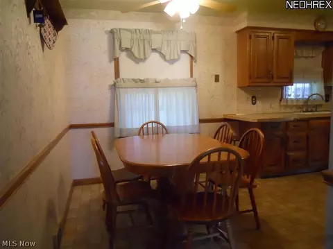 384 Como Ave, Struthers, OH 44471 photo 10