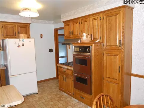 384 Como Ave, Struthers, OH 44471 photo 6
