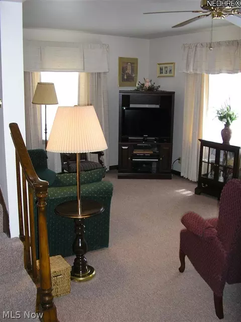 1847 Java Ave, Akron, OH 44305 photo 2