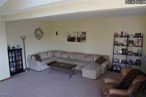 33085 Ashdown Dr, Solon, OH 44139 photo 4