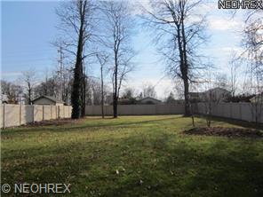 827 Oakridge Dr, Youngstown, OH 44512 photo 10