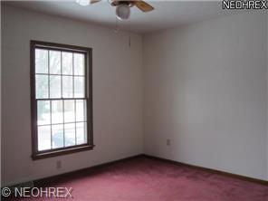 827 Oakridge Dr, Youngstown, OH 44512 photo 7