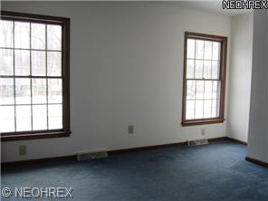 827 Oakridge Dr, Youngstown, OH 44512 photo 8