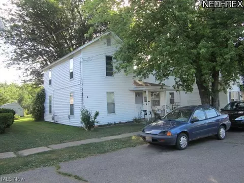 320 High St, Dresden, OH 43821 photo 1