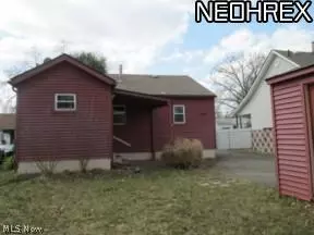 327 Hyde Ave, Niles, OH 44446 photo 4