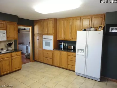 552 Darrow Rd, Akron, OH 44305 photo 9