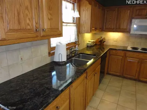 552 Darrow Rd, Akron, OH 44305 photo 6