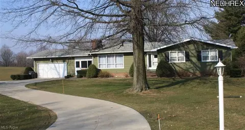 5264 Harper Rd, Solon, OH 44139 photo 2