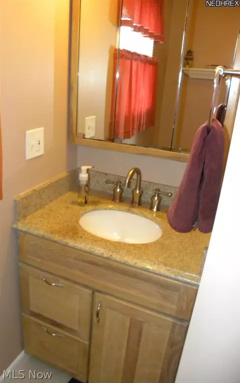 17161 Burrows Rd, Thompson, OH 44086 photo 13
