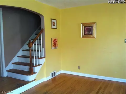 650 Ecton Rd, Akron, OH 44303 photo 9