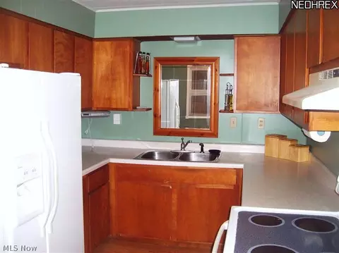 320 Magnolia Rd, Huron, OH 44839 photo 3