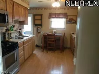 167 Clinton Ave, Elyria, OH 44035 photo 7