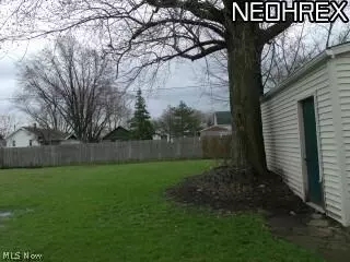 167 Clinton Ave, Elyria, OH 44035 photo 8
