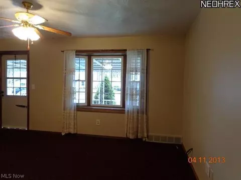 861 Oak St, Elyria, OH 44035 photo 8