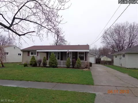 861 Oak St, Elyria, OH 44035 photo 2