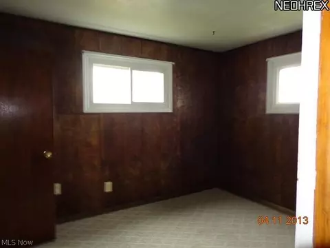 861 Oak St, Elyria, OH 44035 photo 4