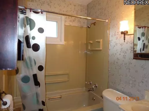 861 Oak St, Elyria, OH 44035 photo 6