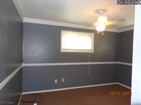 861 Oak St, Elyria, OH 44035 photo 5