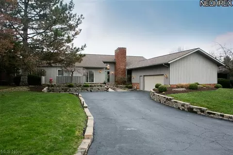 556 E Acadia, Aurora, OH 44202 photo 1