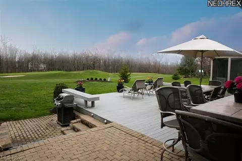 556 E Acadia, Aurora, OH 44202 photo 2