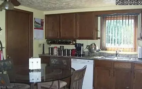 149 Valley Forge Cir, Elyria, OH 44035 photo 5