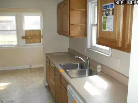 237 E 266 St, Euclid, OH 44132 photo 5