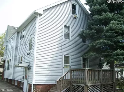 970 Berwin St, Akron, OH 44310 photo 2