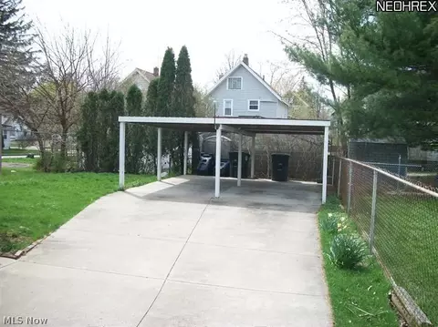 970 Berwin St, Akron, OH 44310 photo 4