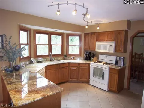 237 N River Rd, Munroe Falls, OH 44262 photo 2
