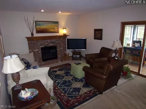 237 N River Rd, Munroe Falls, OH 44262 photo 5