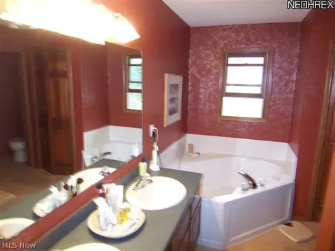 237 N River Rd, Munroe Falls, OH 44262 photo 17