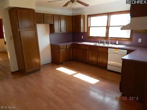 34855 Aurora Rd, Solon, OH 44139 photo 5